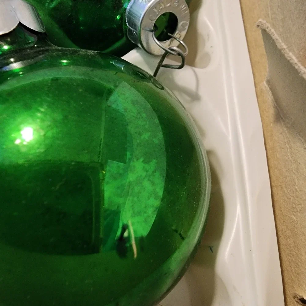 Christmas Tree Ornaments, glass balls, vintage, 12 in box, Santa Land‎ 1972